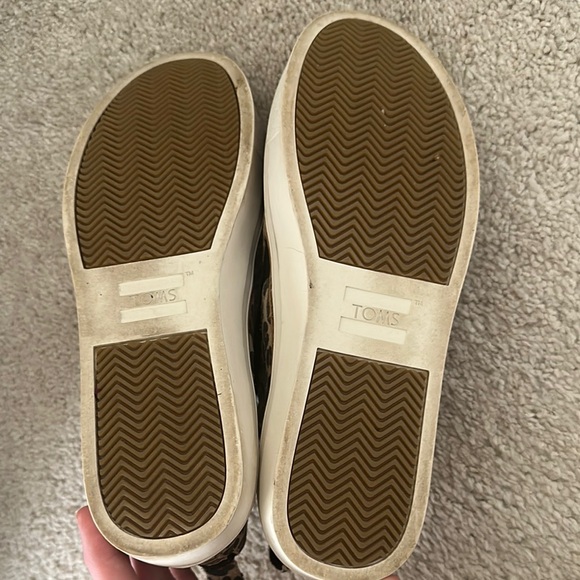 Toms Leopard Pattern Slip-Ons - Picture 4 of 4